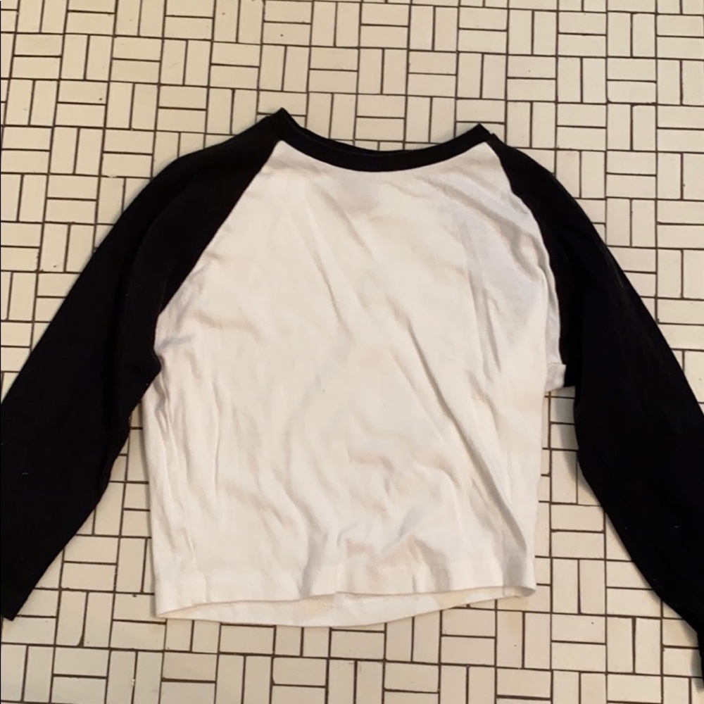 cropped black sleeved shirt. half sleeved